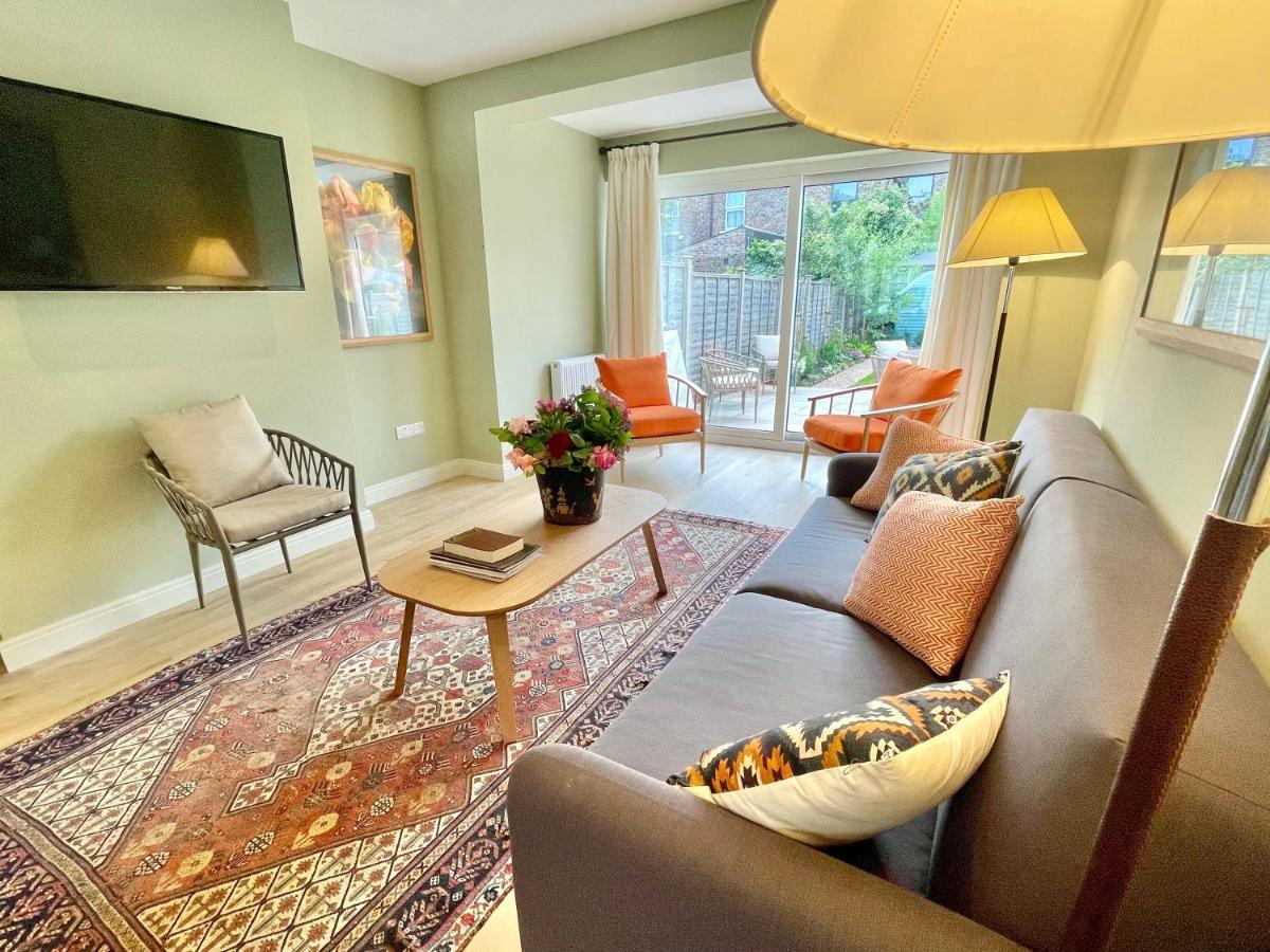 Central Townhouse With Free Off Road Parking And Garden Йорк Экстерьер фото