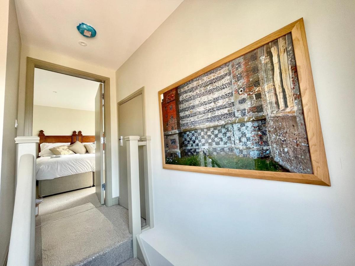Central Townhouse With Free Off Road Parking And Garden Йорк Экстерьер фото