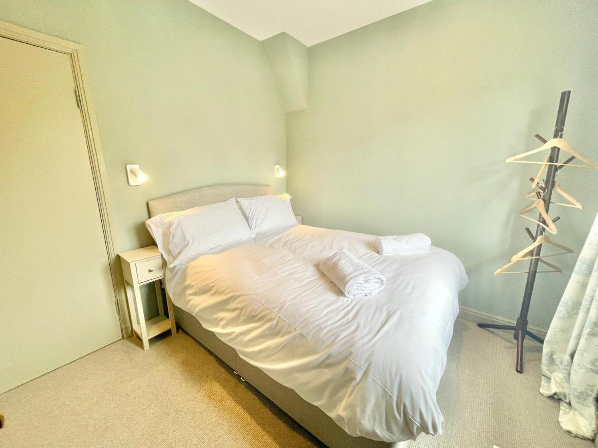 Central Townhouse With Free Off Road Parking And Garden Йорк Экстерьер фото